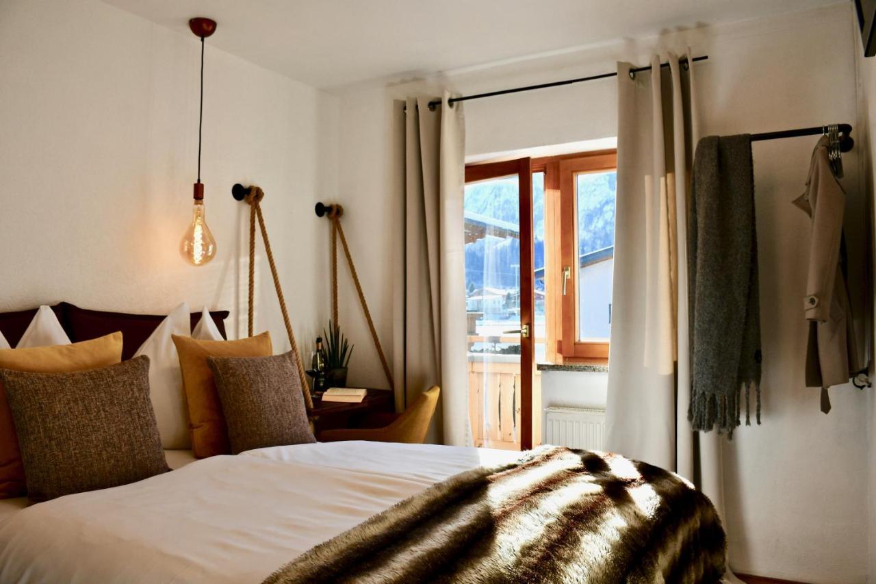 Boutique Hotel Pinzgauerhof Kaprun Pokoj fotografie
